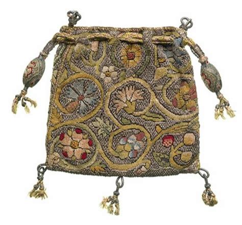 Tudor Pouch .